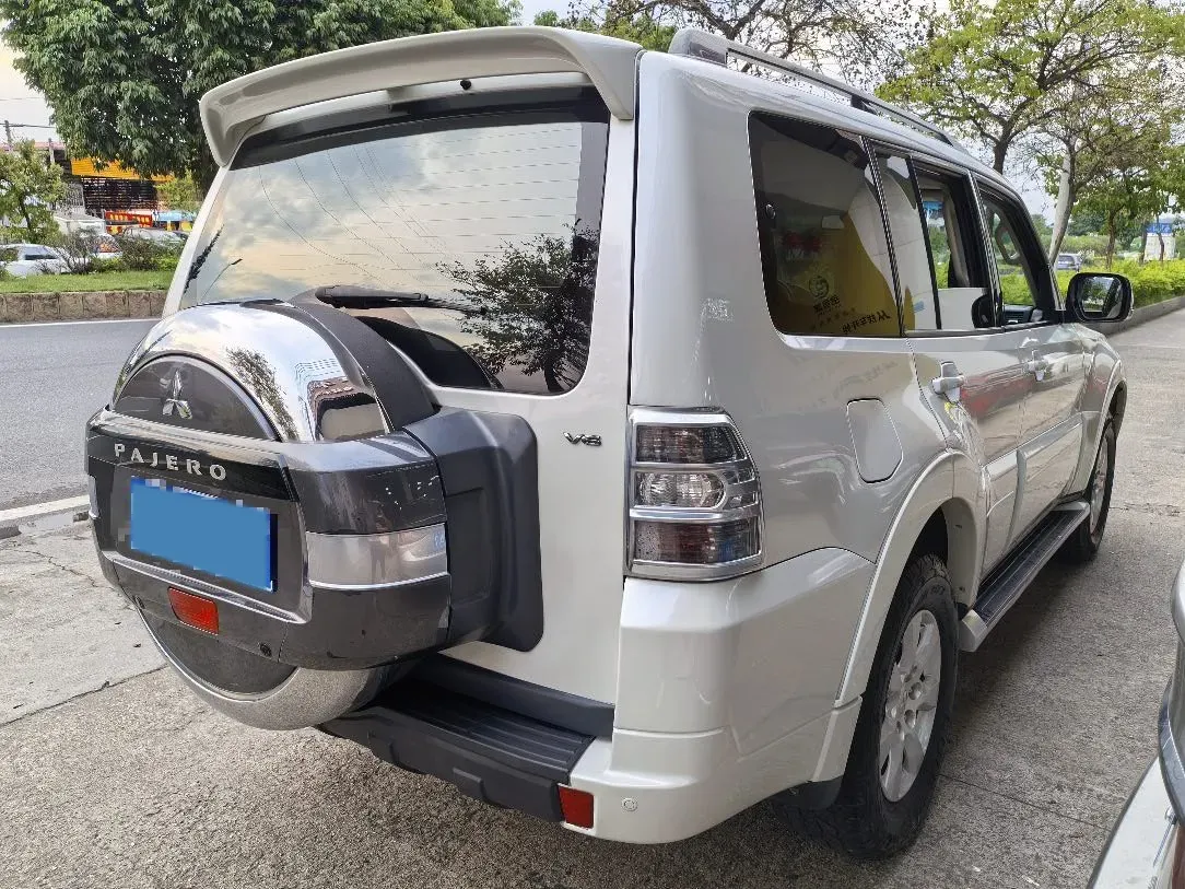 2016 Mitsubishi Pajero 3.0L 174HP V6 5AT,autocango,china used car exporter,china ev exporter,chinese used car exporter,chinese used ev exporter