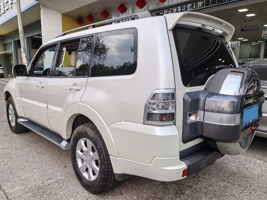 2016 Mitsubishi Pajero 3.0L 174HP V6 5AT,autocango,china used car exporter,china ev exporter,chinese used car exporter,chinese used ev exporter