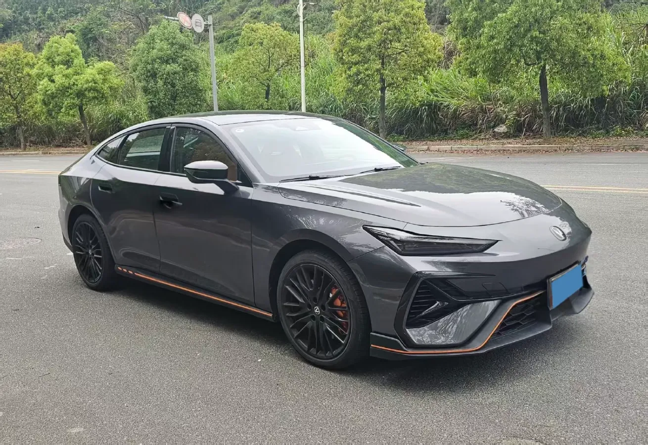 2025 ChangAn UNI-V 2.0T 245HP L4 8AT,autocango,china used car exporter,china ev exporter,chinese used car exporter,chinese used ev exporter