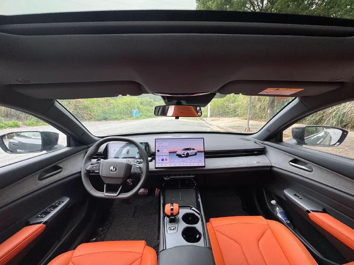 2025 ChangAn UNI-V 2.0T 245HP L4 8AT,autocango,china used car exporter,china ev exporter,chinese used car exporter,chinese used ev exporter