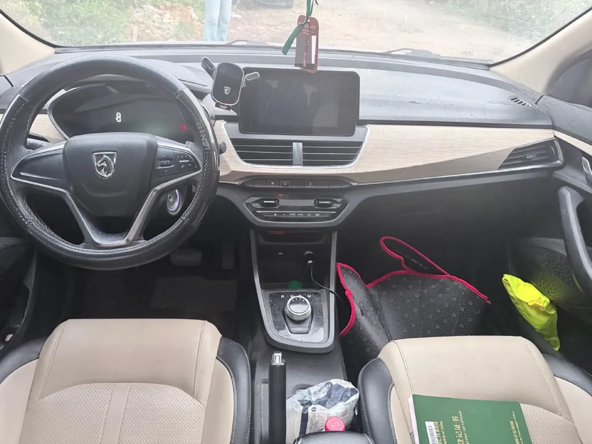 2018 BaoJun 530 1.5T 150HP L4 6MT,autocango,china used car exporter,china ev exporter,chinese used car exporter,chinese used ev exporter