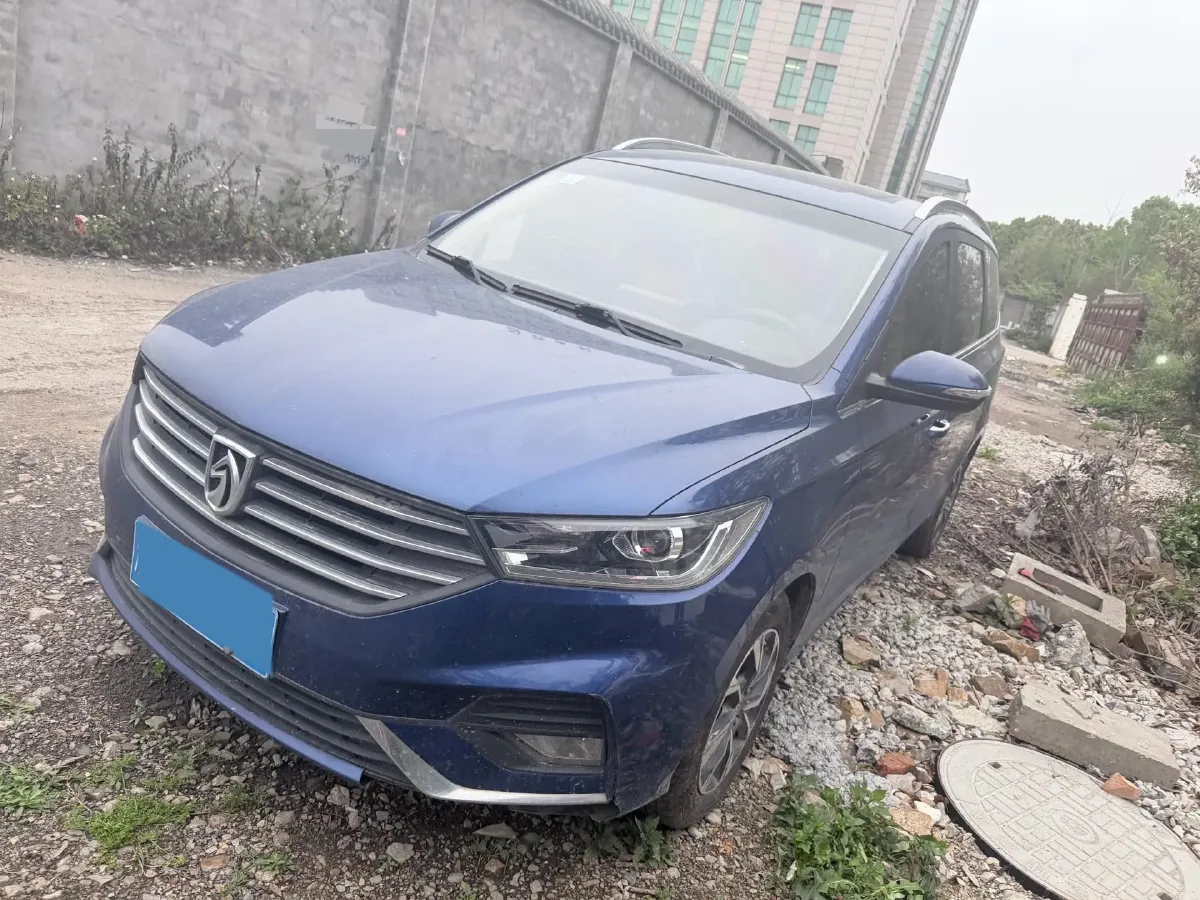 2018 BaoJun 530 1.5T 150HP L4 6MT,autocango,china used car exporter,china ev exporter,chinese used car exporter,chinese used ev exporter
