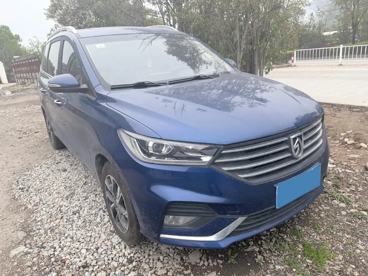 2018 BaoJun 530 1.5T 150HP L4 6MT,autocango,china used car exporter,china ev exporter,chinese used car exporter,chinese used ev exporter