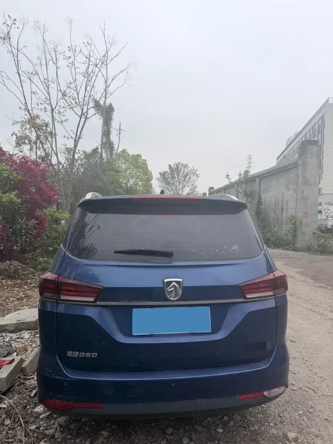 2018 BaoJun 530 1.5T 150HP L4 6MT,autocango,china used car exporter,china ev exporter,chinese used car exporter,chinese used ev exporter