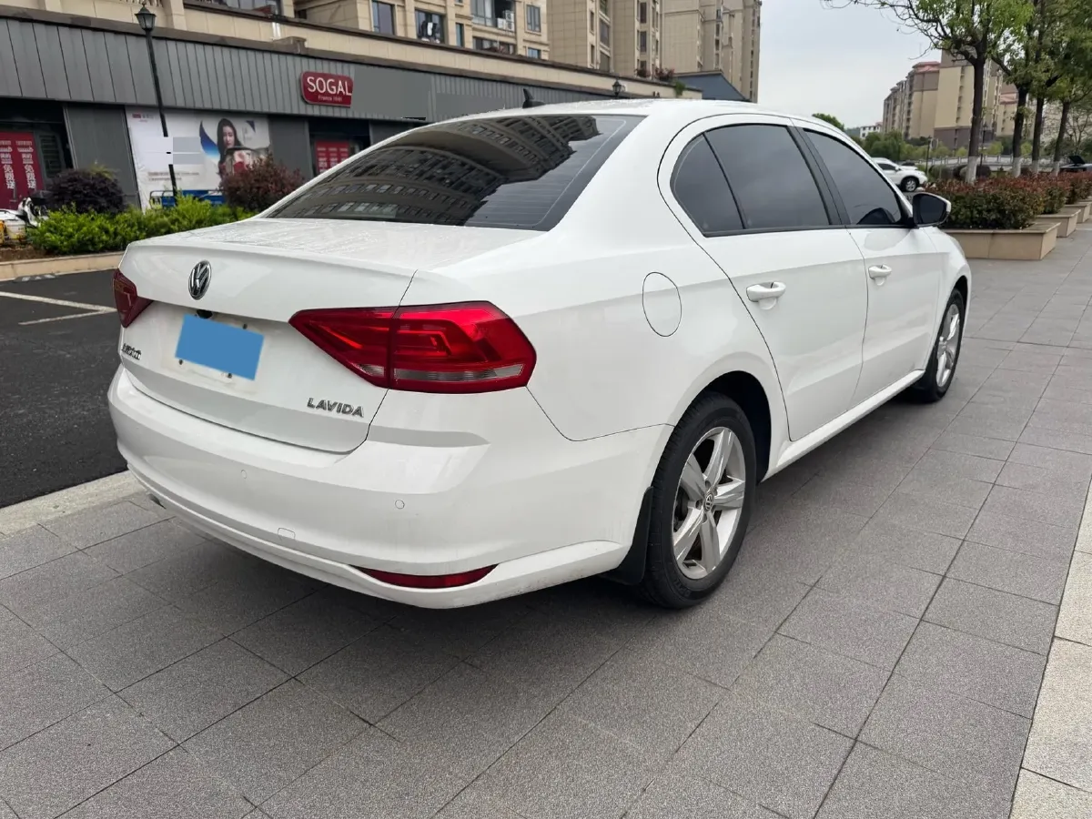 2018 Landwind XiaoYao 1.5T 163HP L4 CVT,autocango,china used car exporter,china ev exporter,chinese used car exporter,chinese used ev exporter