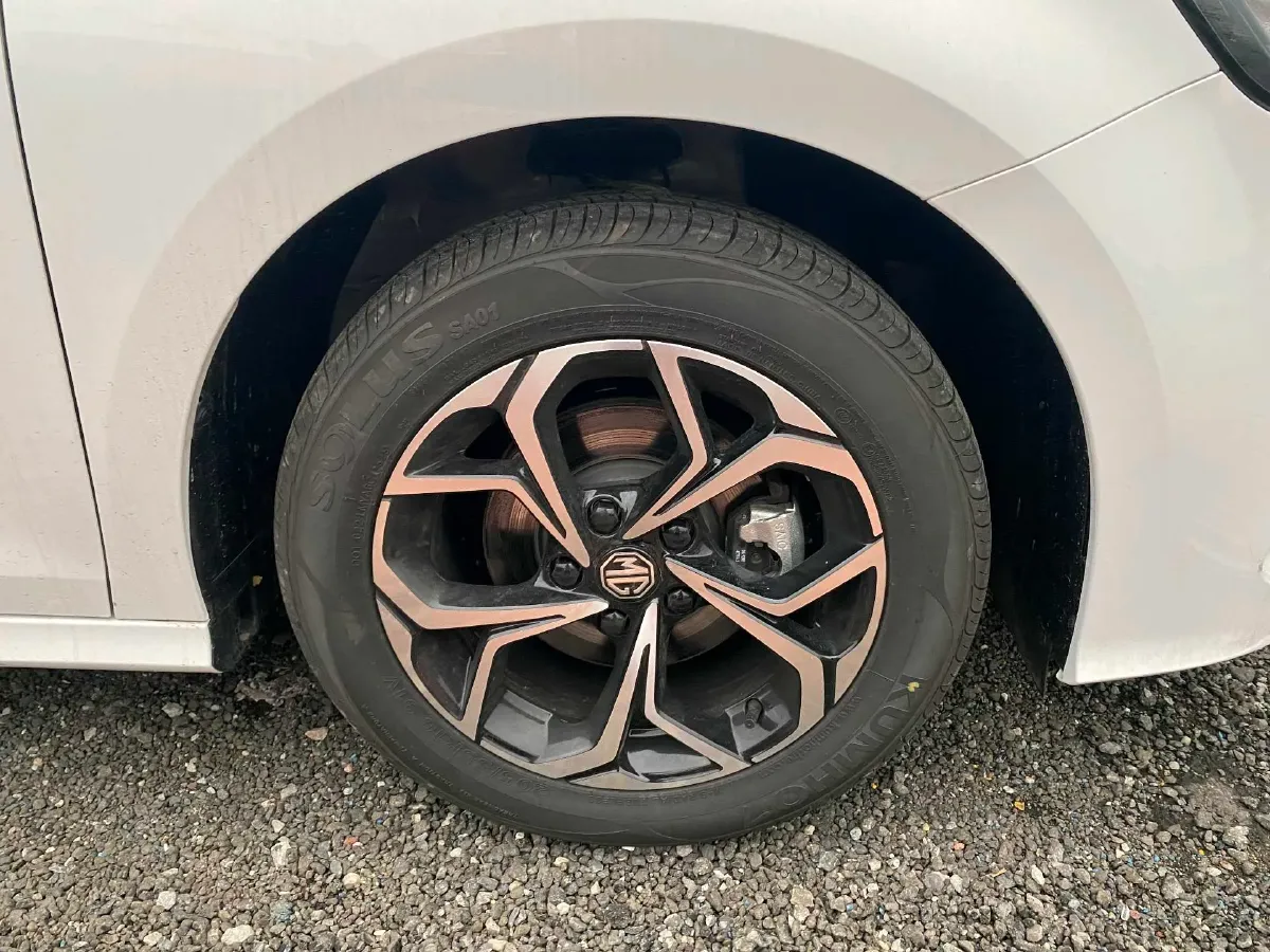 2023 MG 5 1.5L 129HP L4 5MT,autocango,china used car exporter,china ev exporter,chinese used car exporter,chinese used ev exporter