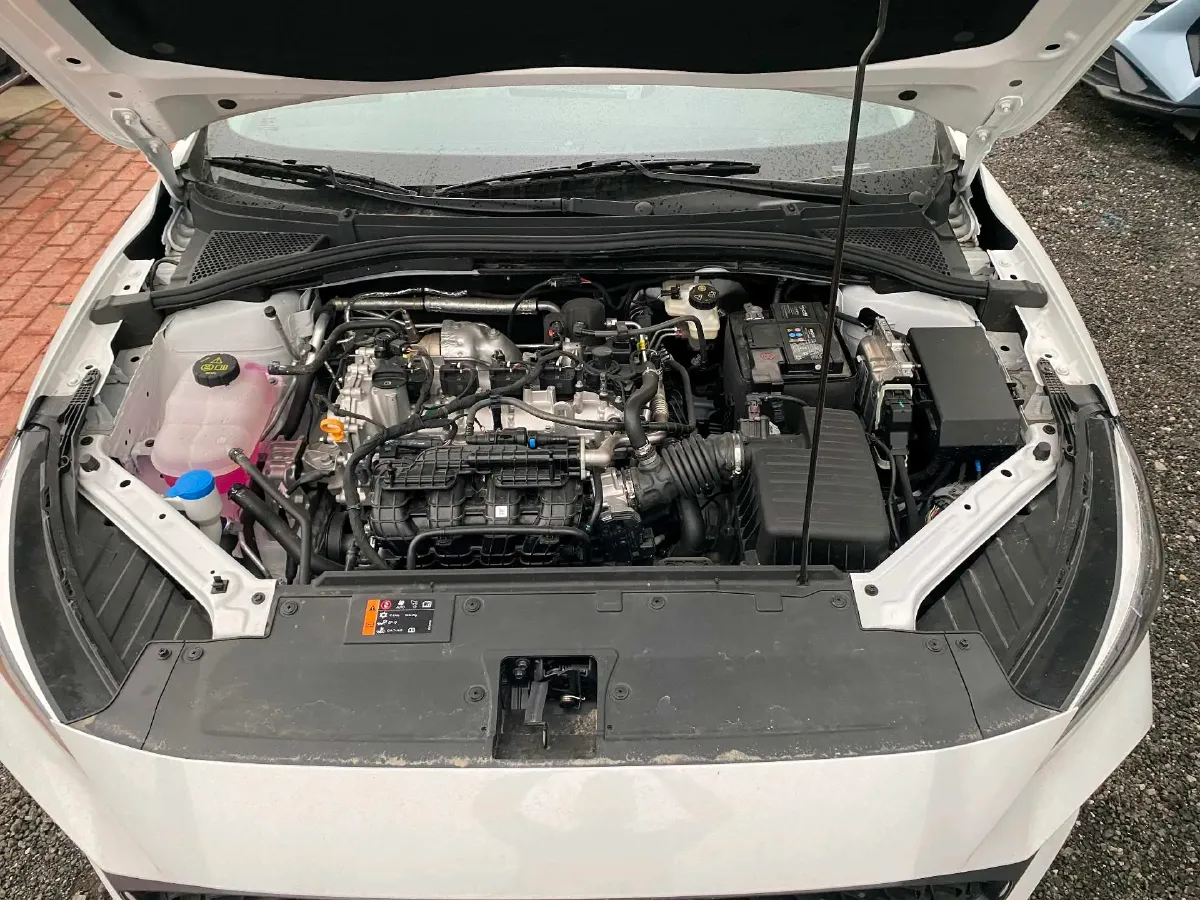 2023 MG 5 1.5L 129HP L4 5MT,autocango,china used car exporter,china ev exporter,chinese used car exporter,chinese used ev exporter