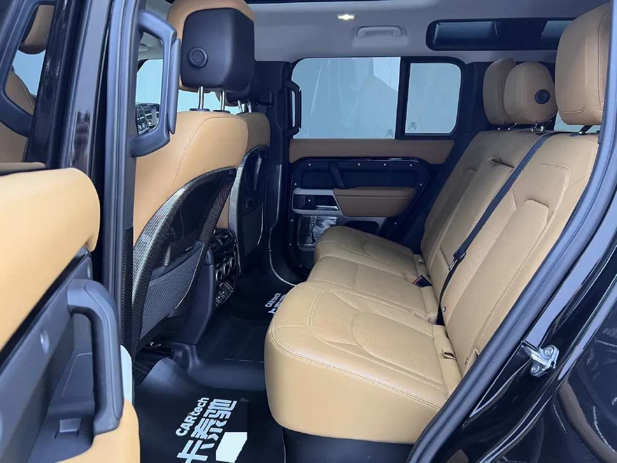 2024 Land Rover Defender 3.0T 400HP L6 8AT,autocango,china used car exporter,china ev exporter,chinese used car exporter,chinese used ev exporter
