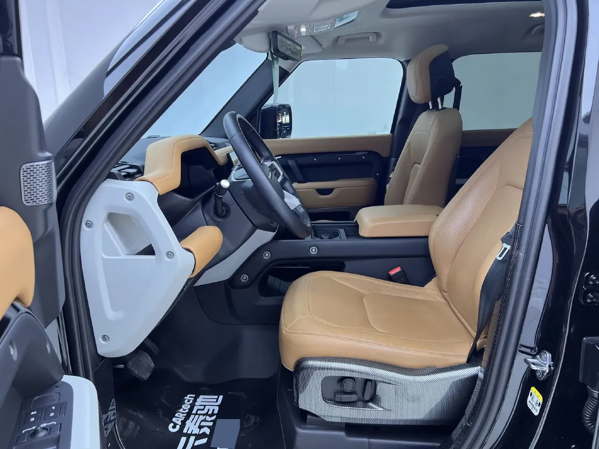 2024 Land Rover Defender 3.0T 400HP L6 8AT,autocango,china used car exporter,china ev exporter,chinese used car exporter,chinese used ev exporter