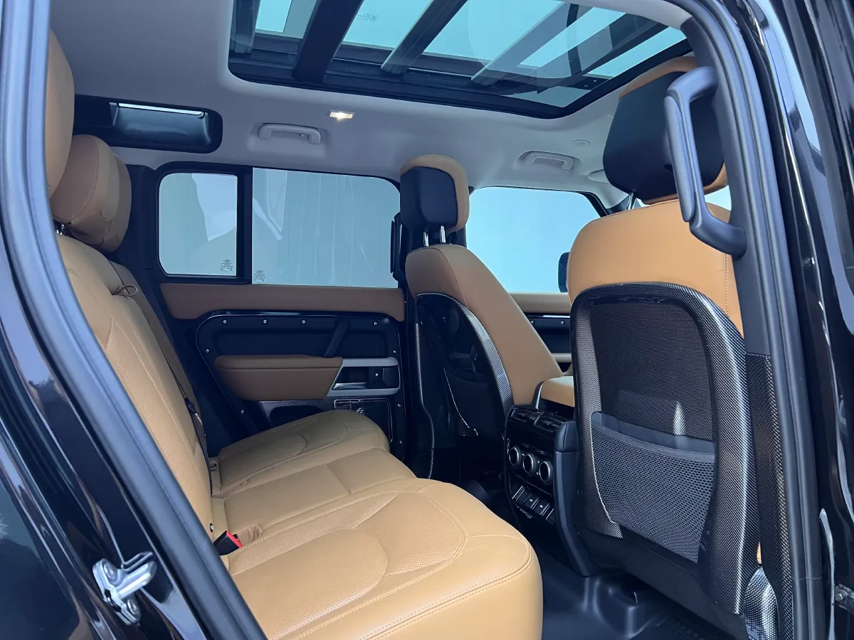 2024 Land Rover Defender 3.0T 400HP L6 8AT,autocango,china used car exporter,china ev exporter,chinese used car exporter,chinese used ev exporter