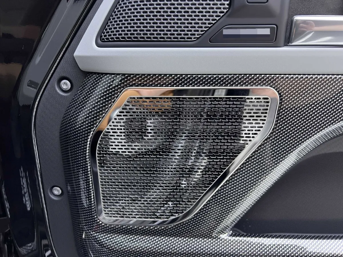 2024 Land Rover Defender 3.0T 400HP L6 8AT,autocango,china used car exporter,china ev exporter,chinese used car exporter,chinese used ev exporter