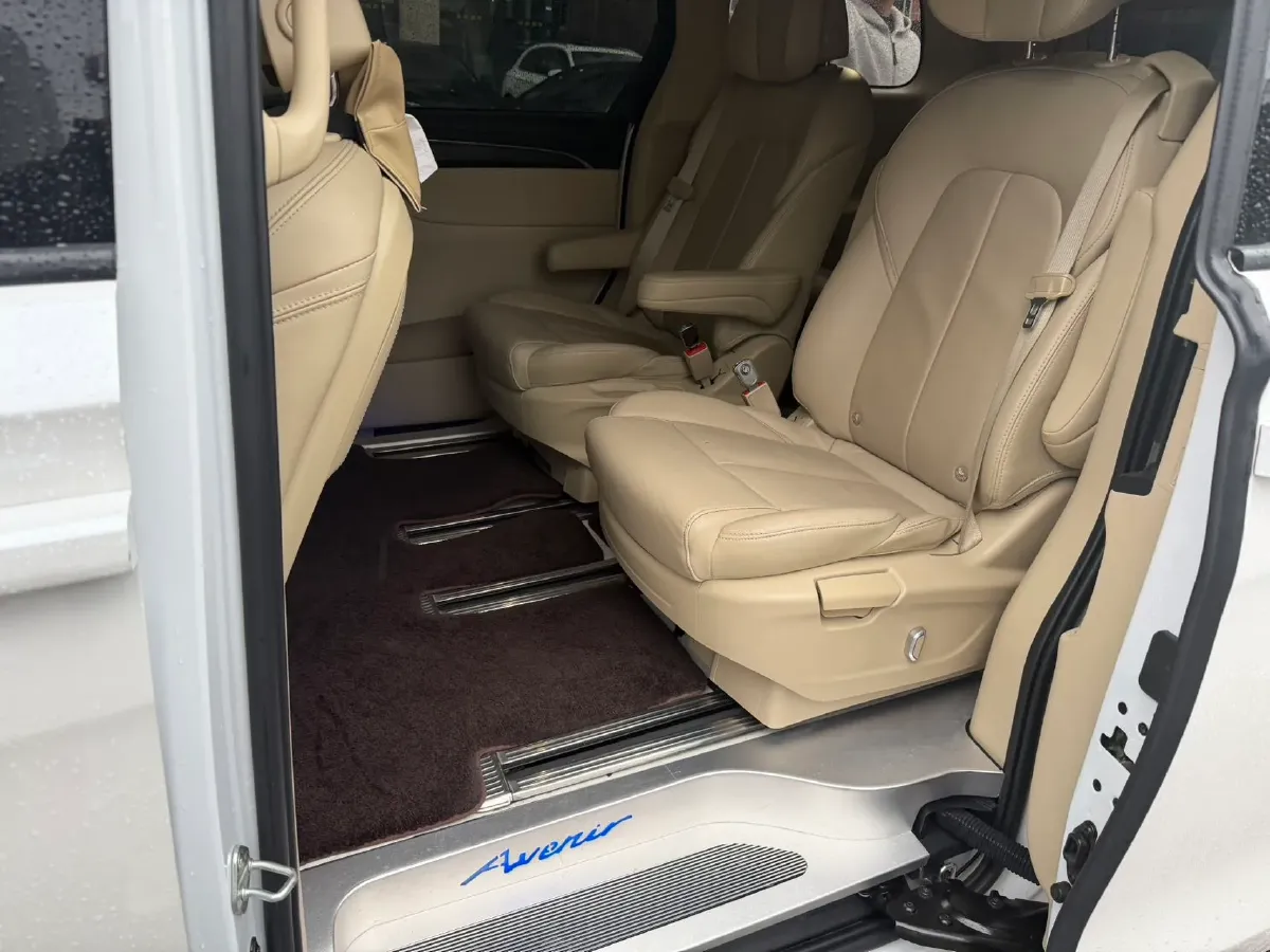 2022 Buick GL8 2.0T 237HP L4 9AT,autocango,china used car exporter,china ev exporter,chinese used car exporter,chinese used ev exporter