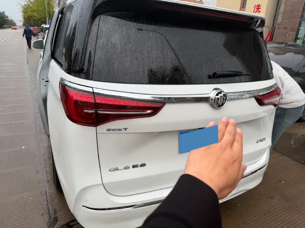 2022 Buick GL8 2.0T 237HP L4 9AT,autocango,china used car exporter,china ev exporter,chinese used car exporter,chinese used ev exporter