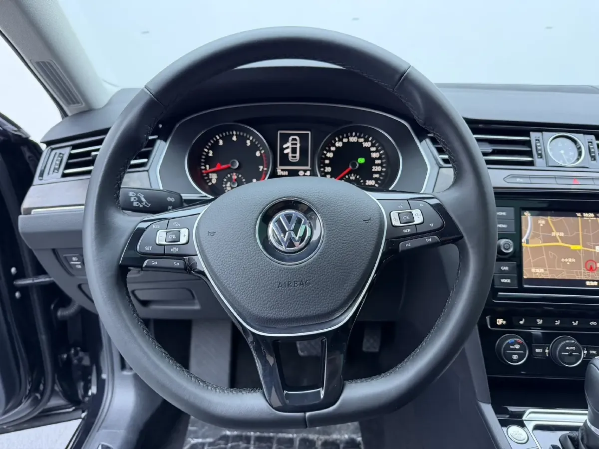 2019 Volkswagen Magotan 2.0T 186HP L4 7DCT,autocango,china used car exporter,china ev exporter,chinese used car exporter,chinese used ev exporter
