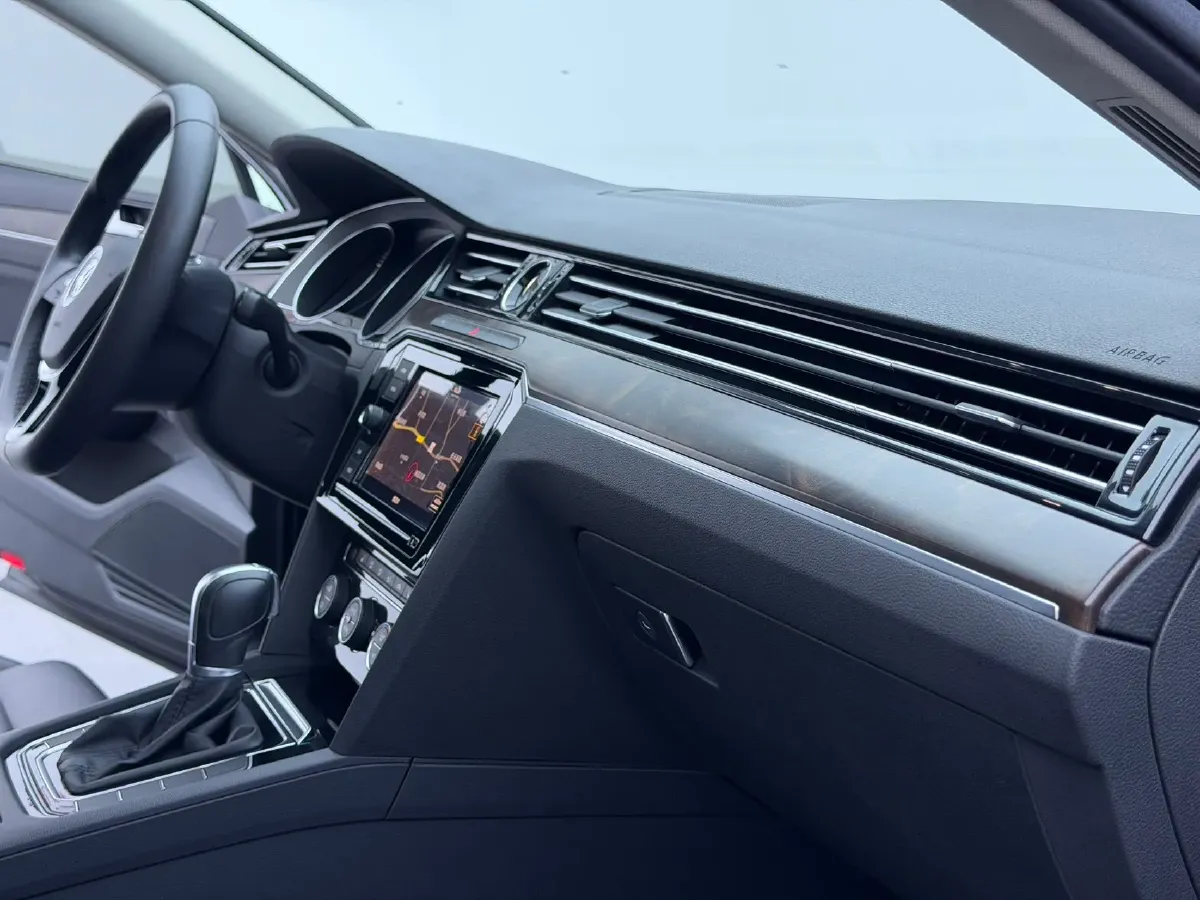 2019 Volkswagen Magotan 2.0T 186HP L4 7DCT,autocango,china used car exporter,china ev exporter,chinese used car exporter,chinese used ev exporter