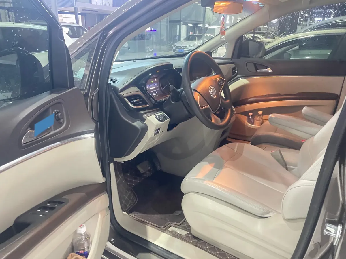 2022 Buick GL8 2.0T 237HP L4 9AT,autocango,china used car exporter,china ev exporter,chinese used car exporter,chinese used ev exporter