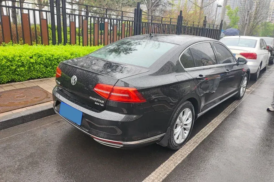 2019 Volkswagen Magotan 2.0T 186HP L4 7DCT,autocango,china used car exporter,china ev exporter,chinese used car exporter,chinese used ev exporter