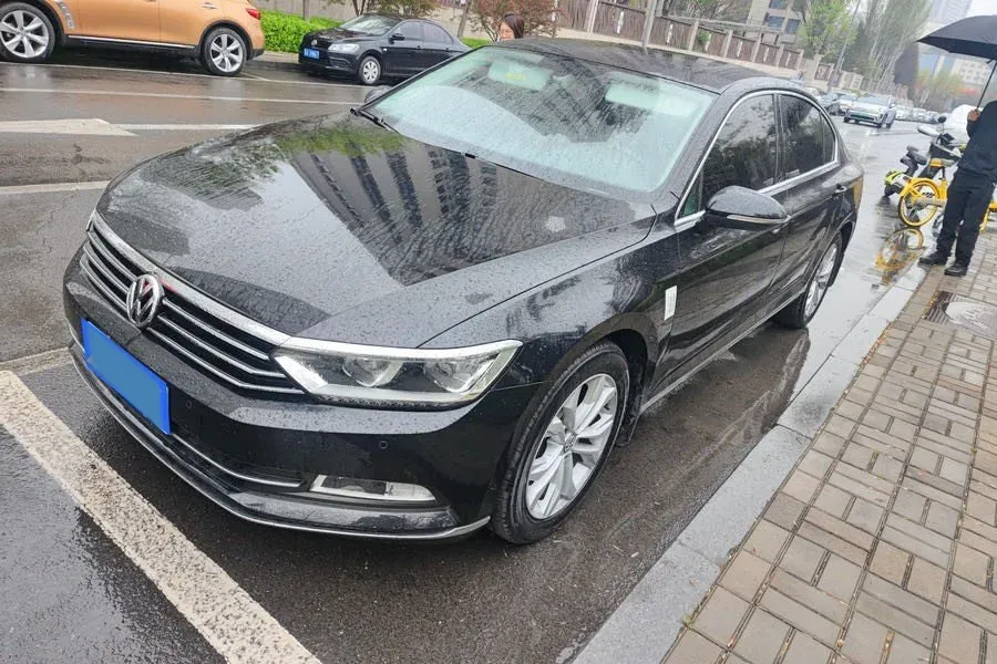 2019 Volkswagen Magotan 2.0T 186HP L4 7DCT,autocango,china used car exporter,china ev exporter,chinese used car exporter,chinese used ev exporter