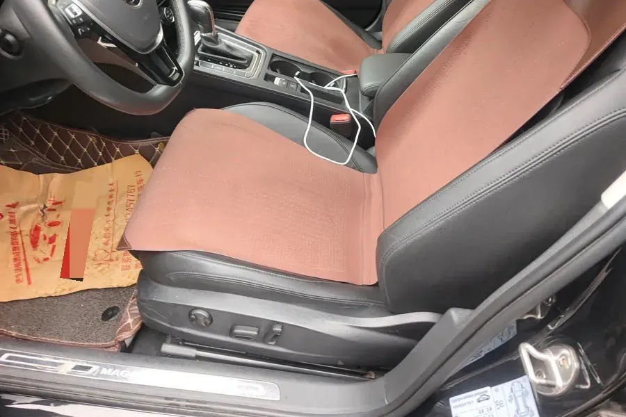 2019 Volkswagen Magotan 2.0T 186HP L4 7DCT,autocango,china used car exporter,china ev exporter,chinese used car exporter,chinese used ev exporter