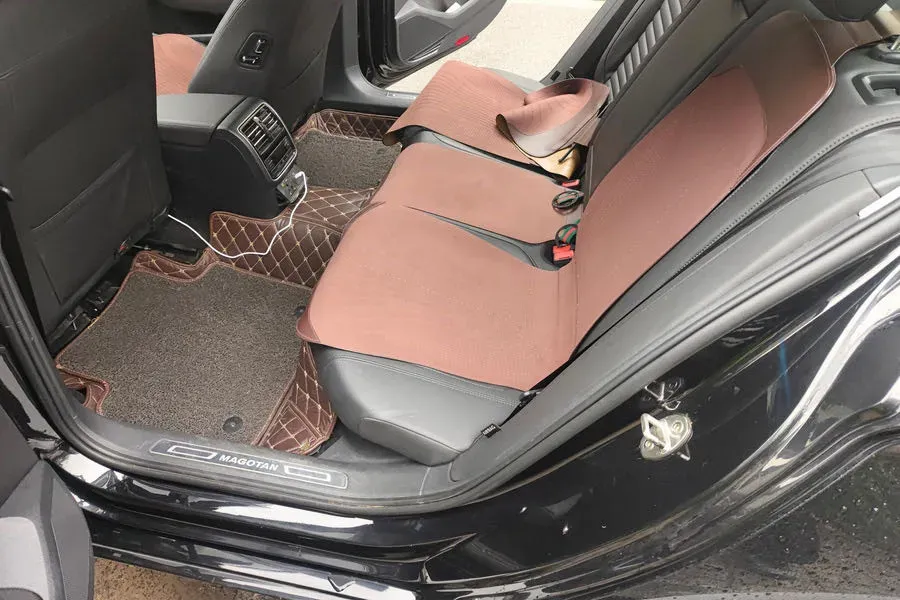 2019 Volkswagen Magotan 2.0T 186HP L4 7DCT,autocango,china used car exporter,china ev exporter,chinese used car exporter,chinese used ev exporter