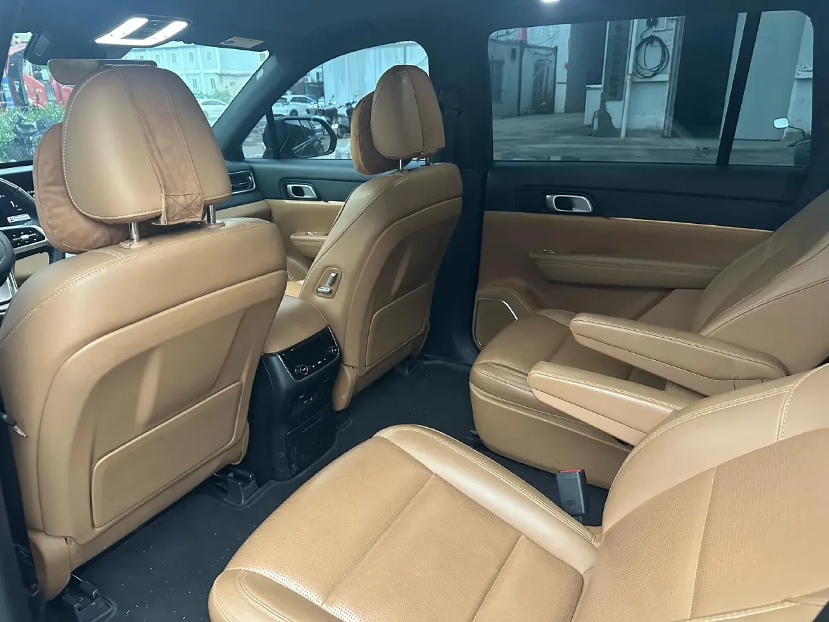 2021 Li ONE Range Extended 131HP REEV 40.5KWH,autocango,china used car exporter,china ev exporter,chinese used car exporter,chinese used ev exporter