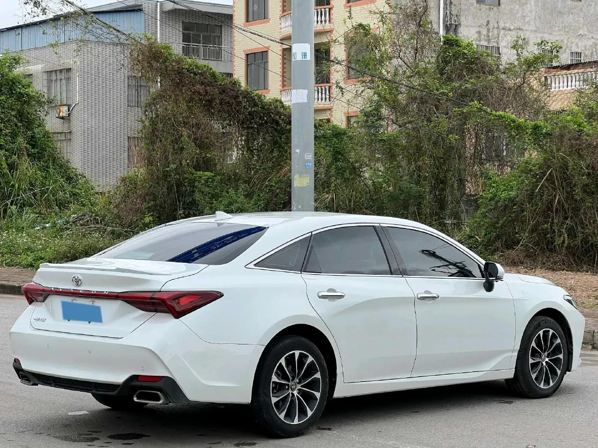 2022 Toyota Avalon 2.5L 209HP L4 8AT,autocango,china used car exporter,china ev exporter,chinese used car exporter,chinese used ev exporter