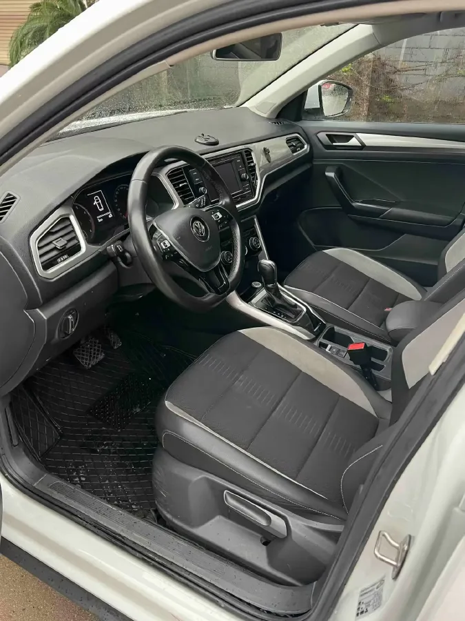 2019 Volkswagen T-Roc 1.4T 150HP L4 7DCT,autocango,china used car exporter,china ev exporter,chinese used car exporter,chinese used ev exporter