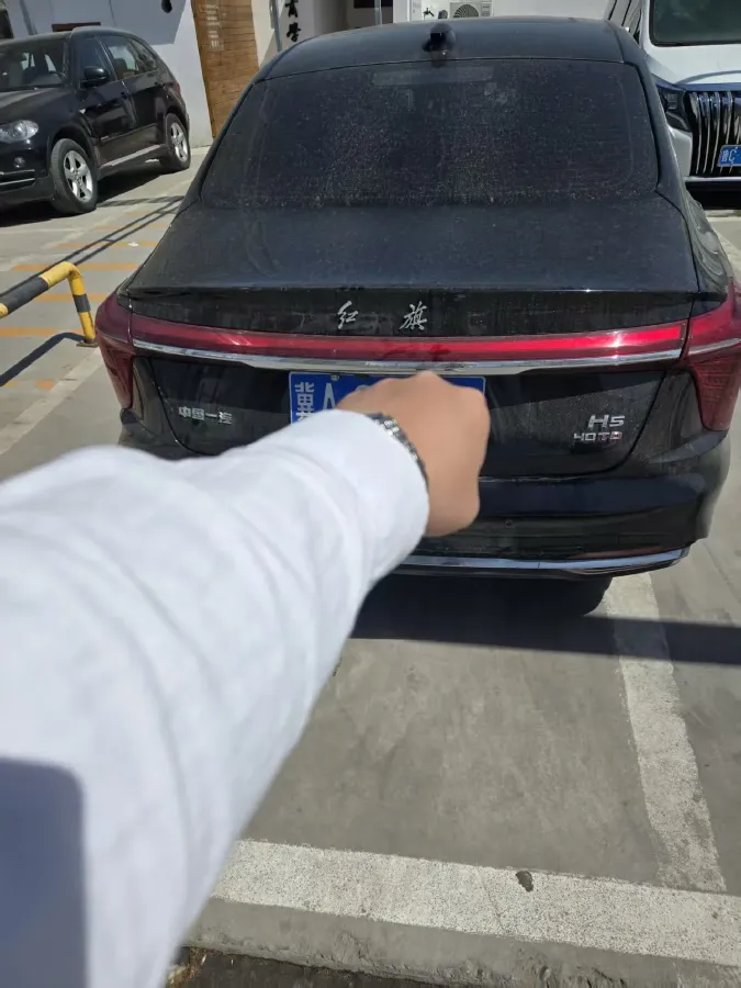 2024 HongQi H5 2.0T 224HP L4 8AT,autocango,china used car exporter,china ev exporter,chinese used car exporter,chinese used ev exporter