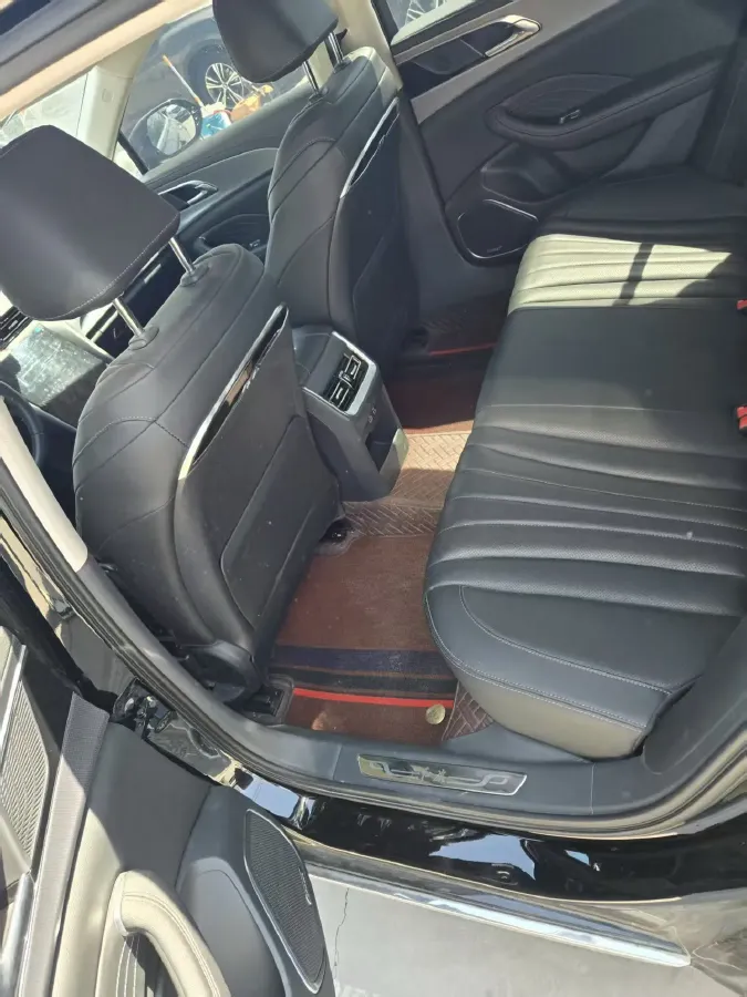 2024 HongQi H5 2.0T 224HP L4 8AT,autocango,china used car exporter,china ev exporter,chinese used car exporter,chinese used ev exporter