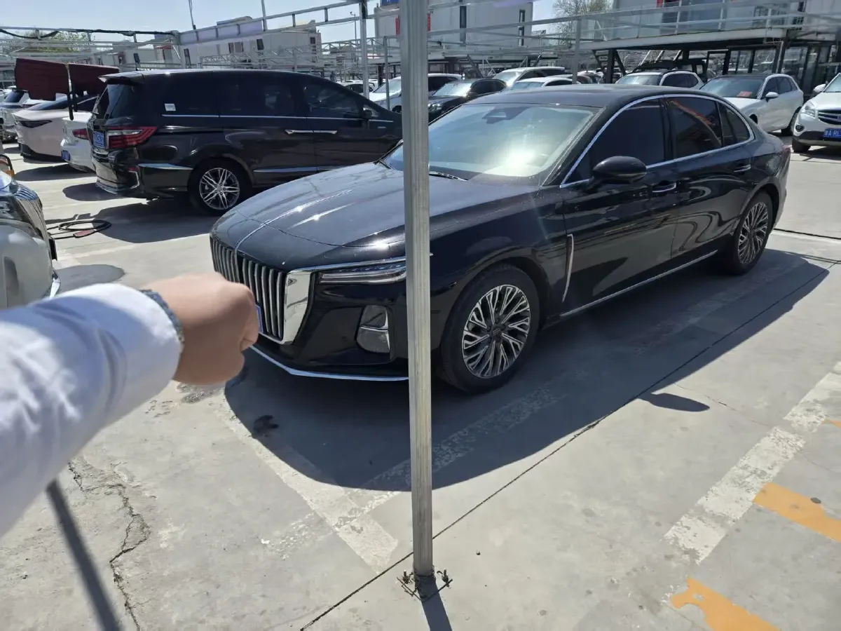 2024 HongQi H5 2.0T 224HP L4 8AT,autocango,china used car exporter,china ev exporter,chinese used car exporter,chinese used ev exporter