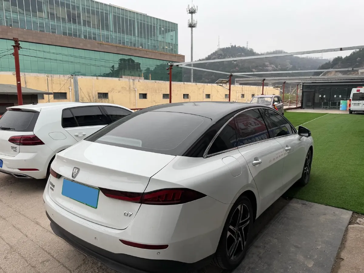 2023 Roewe D7 1.5L 112HP L4 1DHT PHEV 21.4KWH,autocango,china used car exporter,china ev exporter,chinese used car exporter,chinese used ev exporter