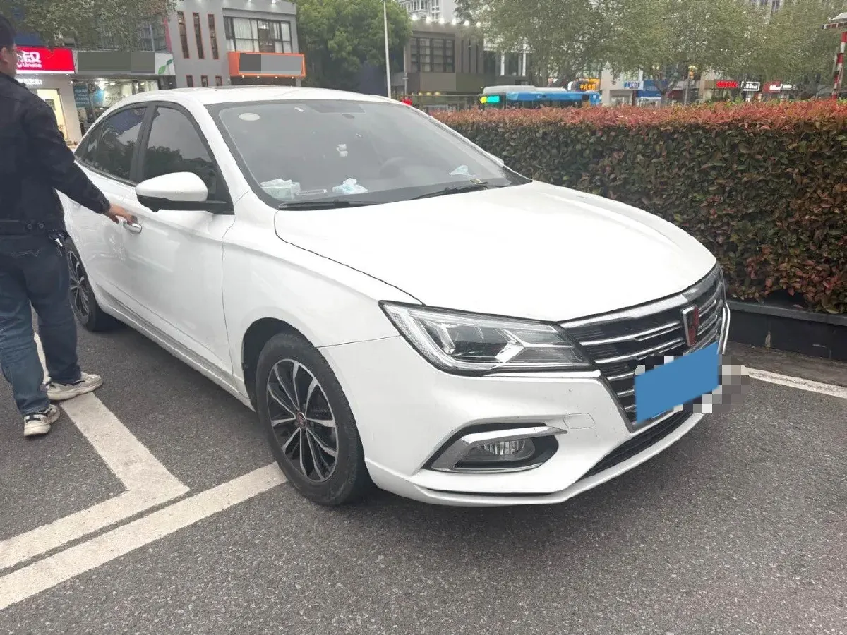 2020 Roewe i5 1.5L 120HP L4 CVT,autocango,china used car exporter,china ev exporter,chinese used car exporter,chinese used ev exporter