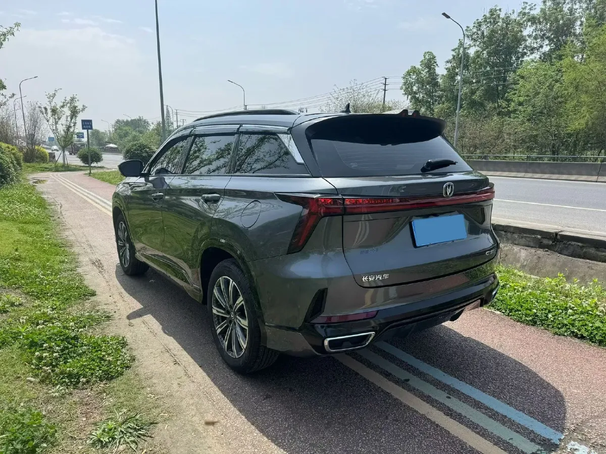 2024 ChangAn CS75 Plus 1.5T 188HP L4 8AT,autocango,china used car exporter,china ev exporter,chinese used car exporter,chinese used ev exporter