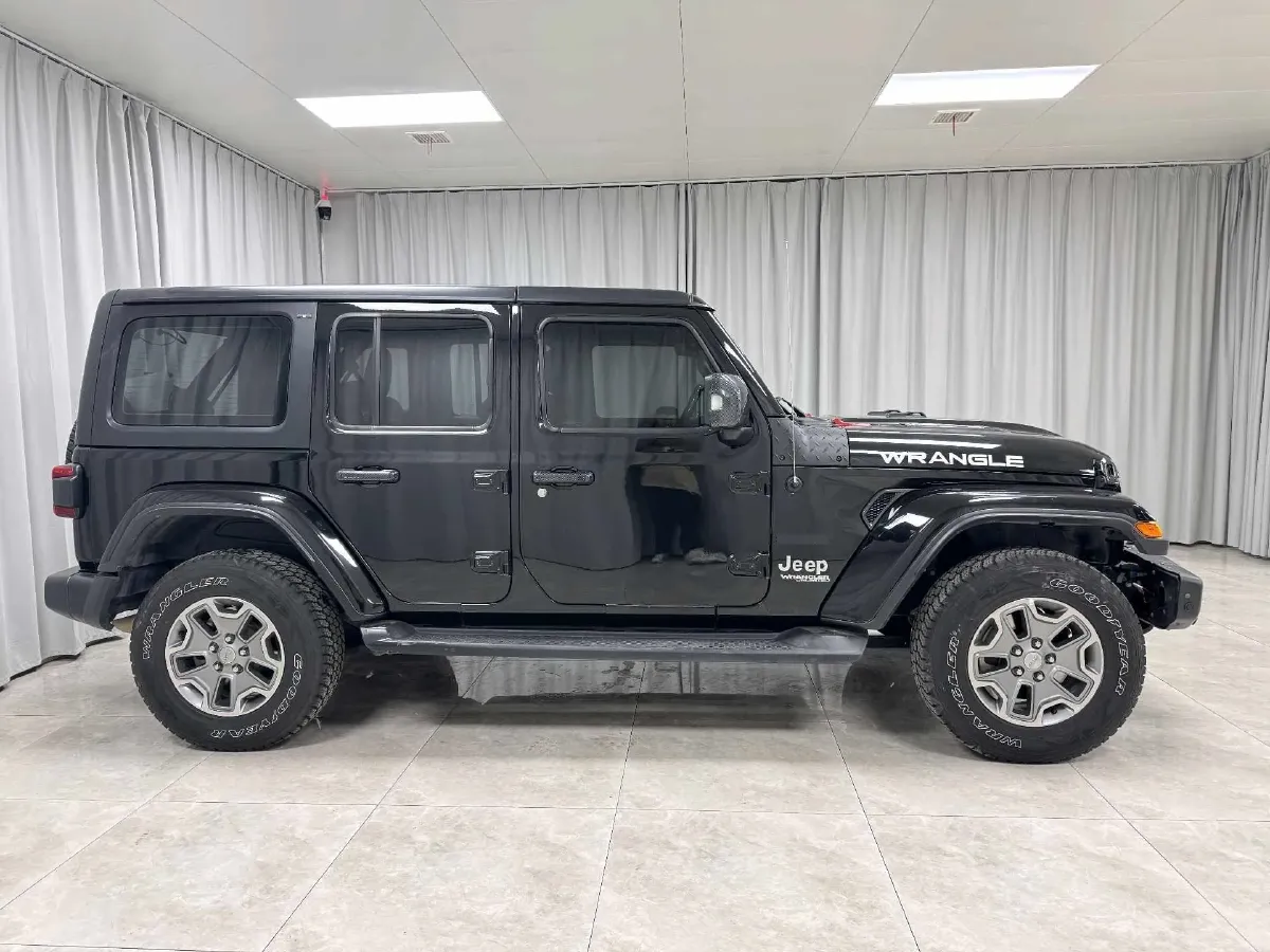 2019 Jeep Wrangler 2.0T 266HP L4 8AT,autocango,china used car exporter,china ev exporter,chinese used car exporter,chinese used ev exporter