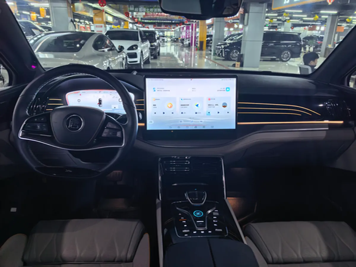 2022 Jeep Grand Commander 2.0T 265HP L4 9AT,autocango,china used car exporter,china ev exporter,chinese used car exporter,chinese used ev exporter