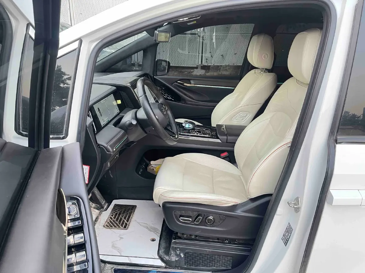 2023 GAC Trumpchi M8 2.0T 190HP L4 E-CVT Hybrid,autocango,china used car exporter,china ev exporter,chinese used car exporter,chinese used ev exporter