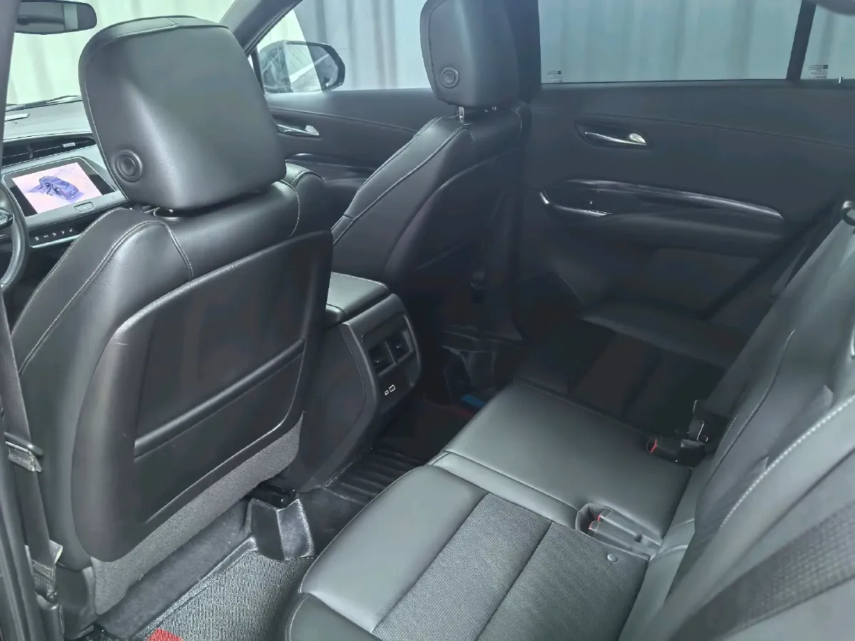 2021 Cadillac XT4 2.0T 237HP L4 9AT,autocango,china used car exporter,china ev exporter,chinese used car exporter,chinese used ev exporter