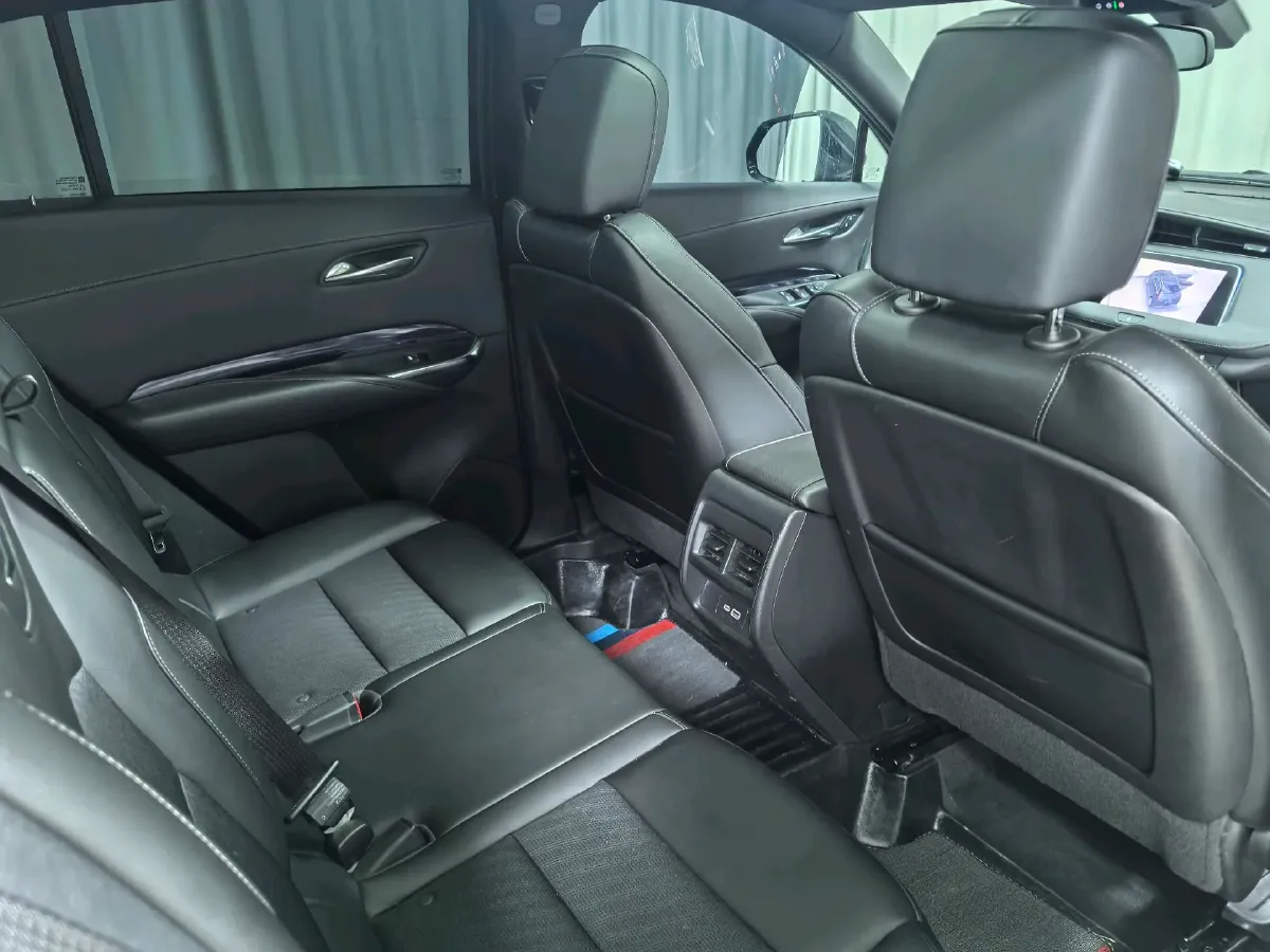 2021 Cadillac XT4 2.0T 237HP L4 9AT,autocango,china used car exporter,china ev exporter,chinese used car exporter,chinese used ev exporter