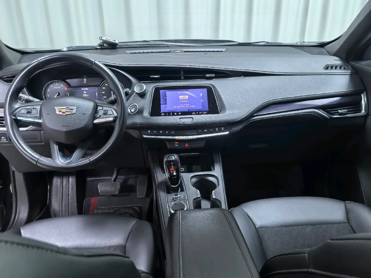 2021 Cadillac XT4 2.0T 237HP L4 9AT,autocango,china used car exporter,china ev exporter,chinese used car exporter,chinese used ev exporter