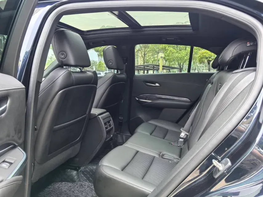 2021 Cadillac XT4 2.0T 237HP L4 9AT,autocango,china used car exporter,china ev exporter,chinese used car exporter,chinese used ev exporter