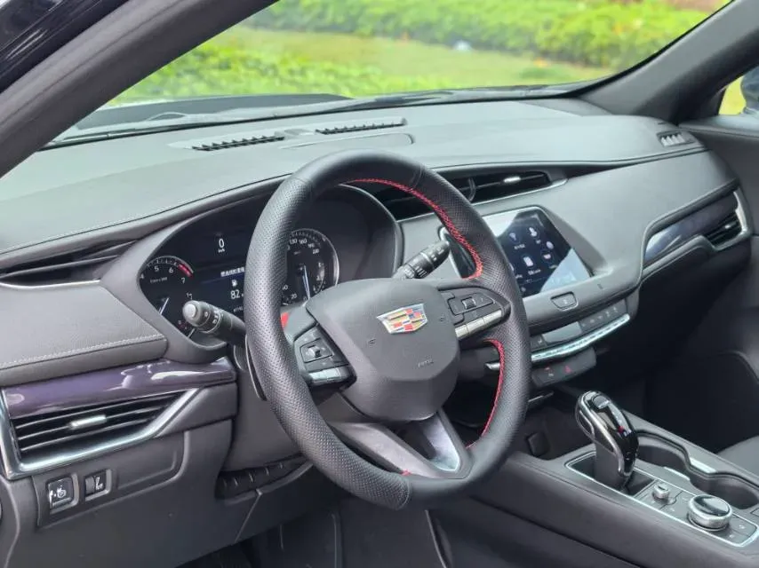 2021 Cadillac XT4 2.0T 237HP L4 9AT,autocango,china used car exporter,china ev exporter,chinese used car exporter,chinese used ev exporter