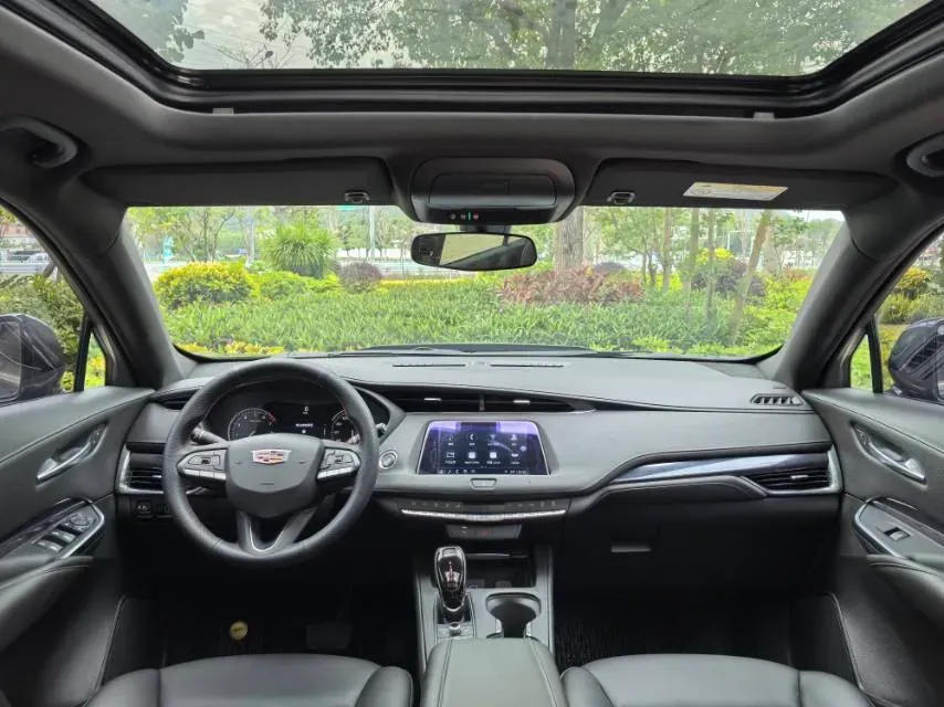 2021 Cadillac XT4 2.0T 237HP L4 9AT,autocango,china used car exporter,china ev exporter,chinese used car exporter,chinese used ev exporter