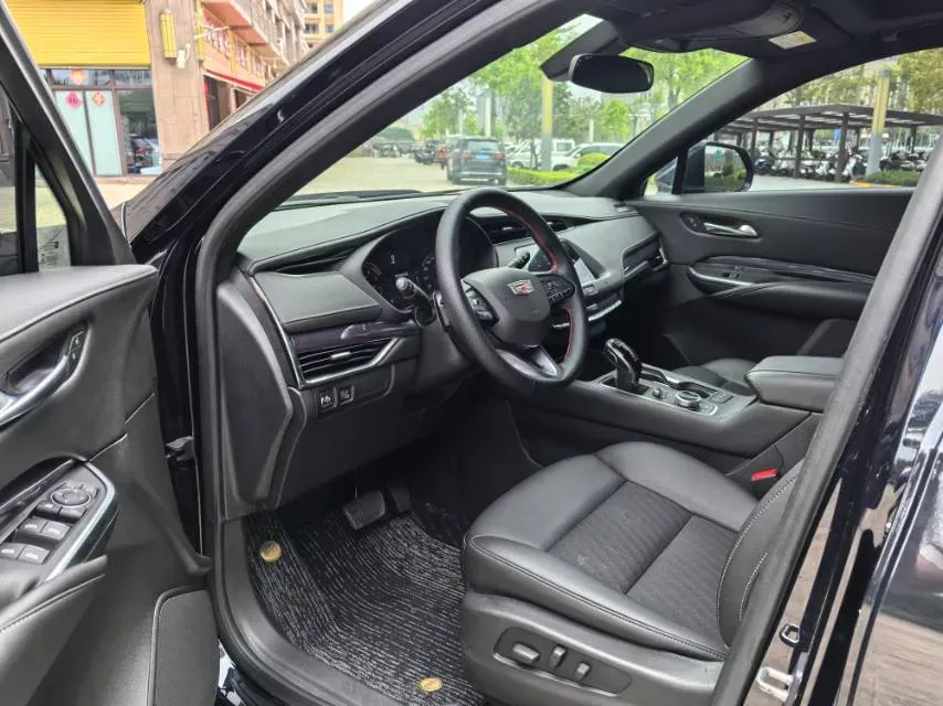 2021 Cadillac XT4 2.0T 237HP L4 9AT,autocango,china used car exporter,china ev exporter,chinese used car exporter,chinese used ev exporter