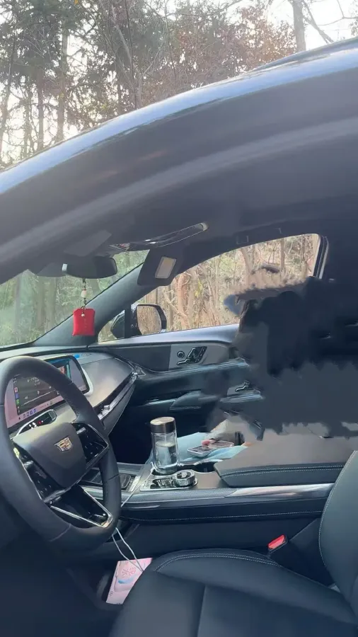 2025 Cadillac XT5 2.0T 237HP L4 9AT,autocango,china used car exporter,china ev exporter,chinese used car exporter,chinese used ev exporter