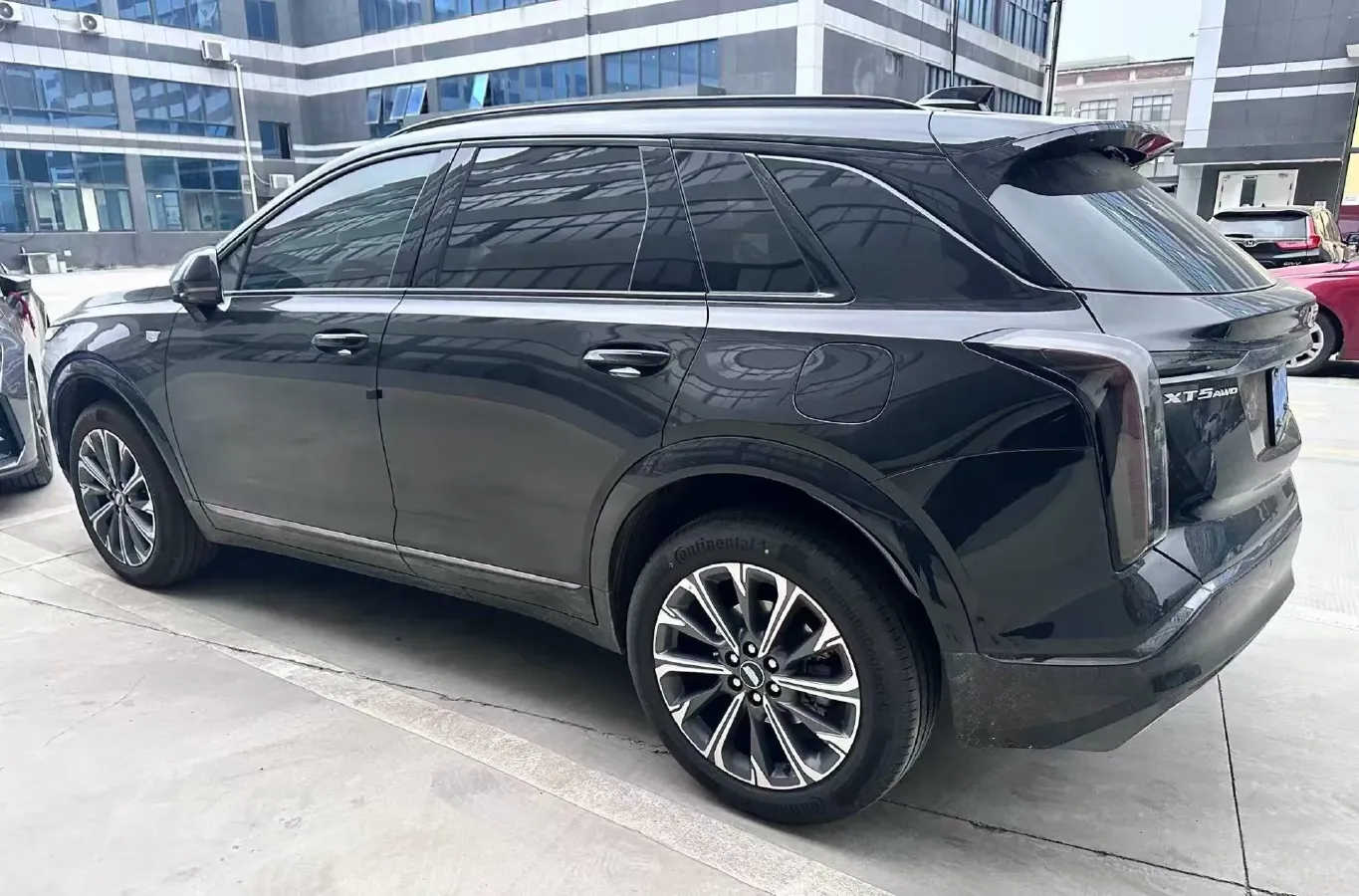 2025 Cadillac XT5 2.0T 237HP L4 9AT,autocango,china used car exporter,china ev exporter,chinese used car exporter,chinese used ev exporter