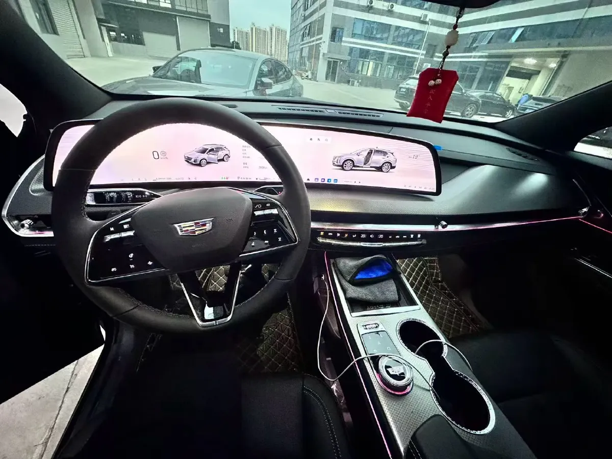 2025 Cadillac XT5 2.0T 237HP L4 9AT,autocango,china used car exporter,china ev exporter,chinese used car exporter,chinese used ev exporter