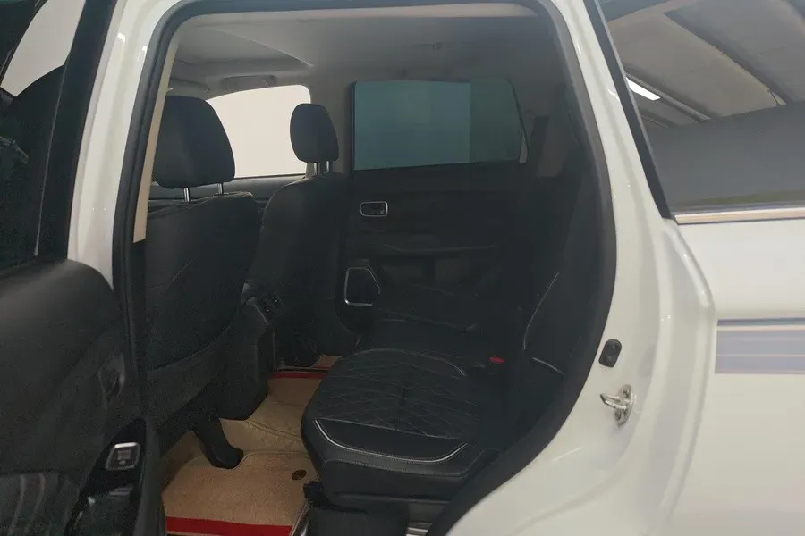 2021 Mitsubishi Outlander 2.4L 192HP L4 CVT,autocango,china used car exporter,china ev exporter,chinese used car exporter,chinese used ev exporter