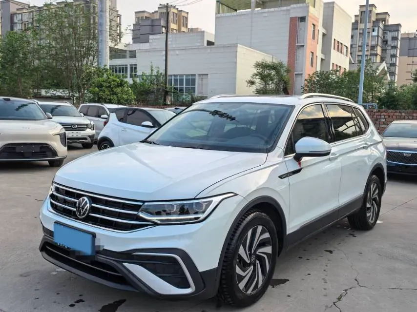 2023 Volkswagen Tiguan L 1.5T 160HP L4 7DCT,autocango,china used car exporter,china ev exporter,chinese used car exporter,chinese used ev exporter