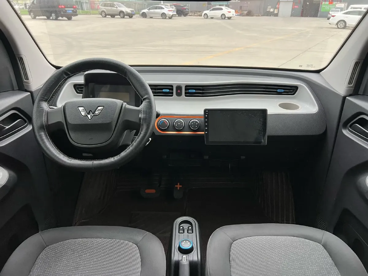 2020 WuLing HongGuang MINI EV BEV 9KWH,autocango,china used car exporter,china ev exporter,chinese used car exporter,chinese used ev exporter