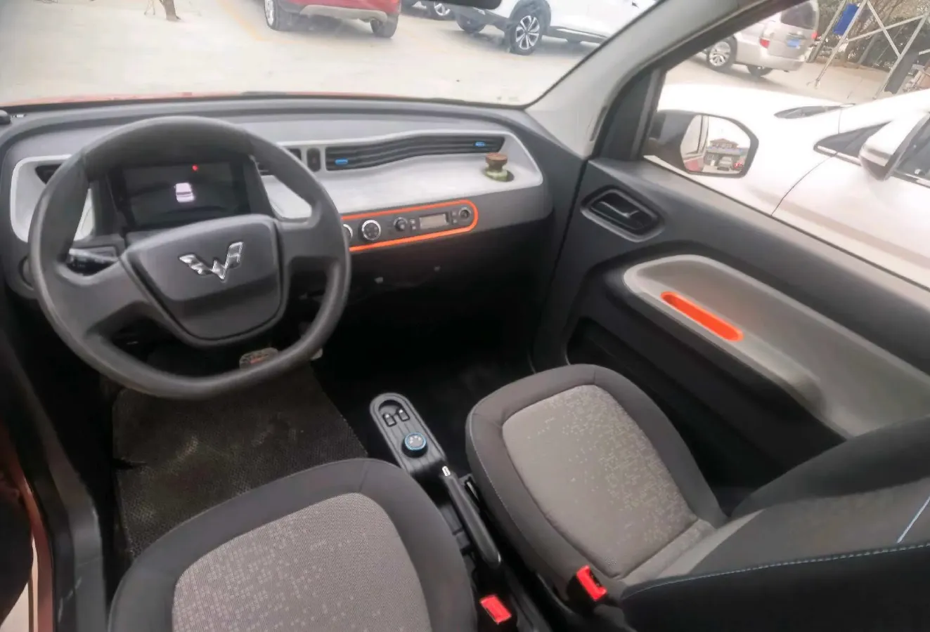 2020 WuLing HongGuang MINI EV BEV 9KWH,autocango,china used car exporter,china ev exporter,chinese used car exporter,chinese used ev exporter